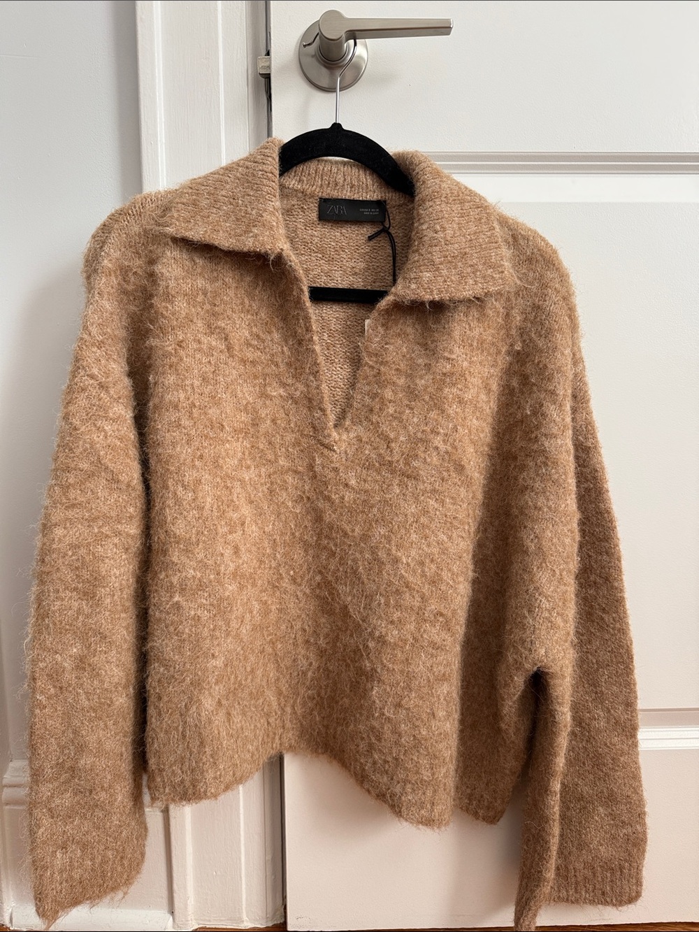 Zara brushed V-Neck Collar Sweater in Camel
